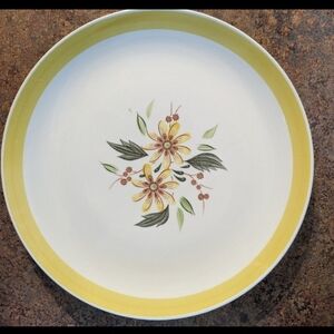 Vintage daisy cake plate, yellow, cream
